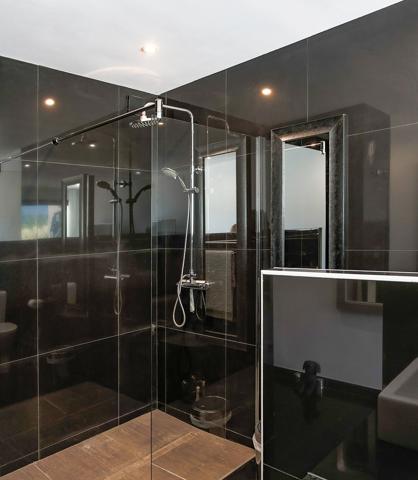Maison
         10 pièces
        - 300 m² Bien prestige 2 495 000 € *