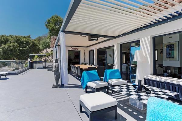 Maison
         10 pièces
        - 300 m² Bien prestige 2 495 000 € *