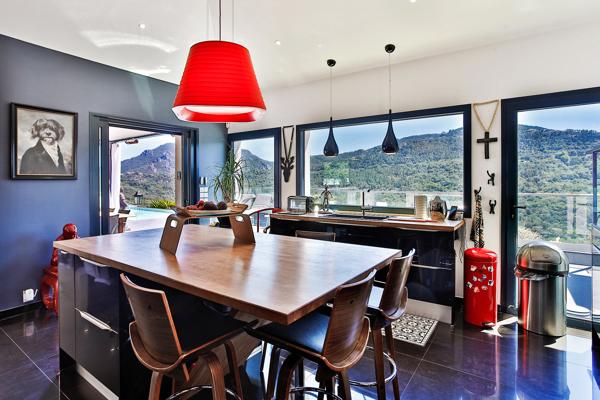 Maison
         10 pièces
        - 300 m² Bien prestige 2 495 000 € *