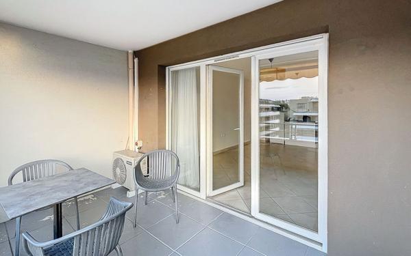 Appartement à vendre    3 pièces • 60 m2 Fréjus