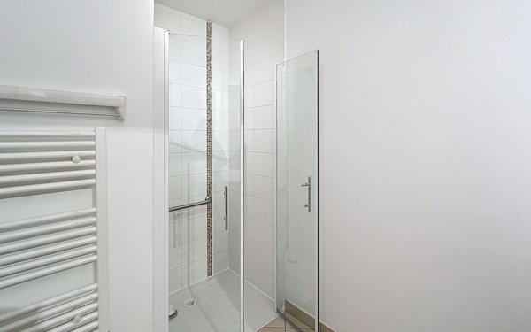 Appartement à vendre    3 pièces • 60 m2 Fréjus