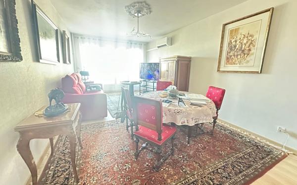 Appartement à vendre    3 pièces •  Toulon