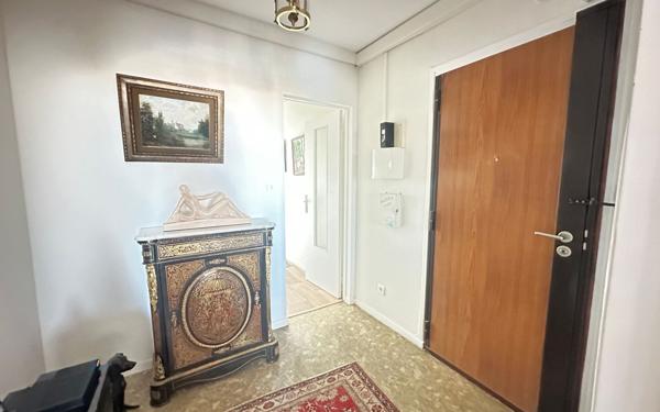 Appartement à vendre    3 pièces •  Toulon