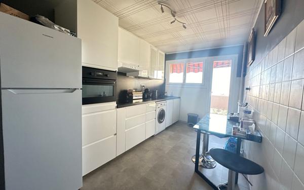 Appartement à vendre    3 pièces •  Toulon