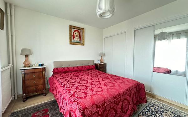 Appartement à vendre    3 pièces •  Toulon