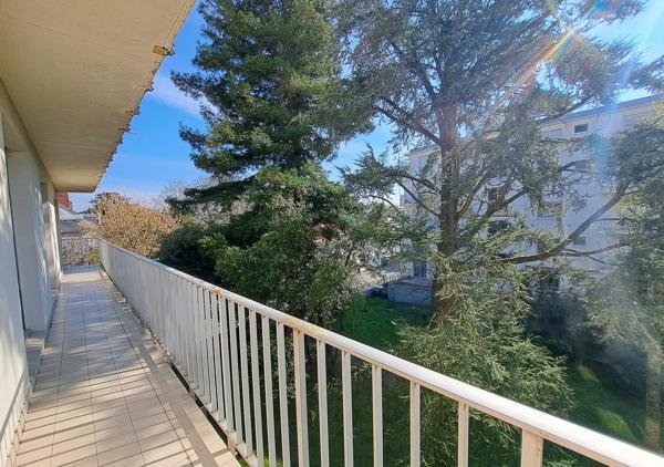 Spacieux appartement T4 de 100,97 m² avec balcon, cave et parking