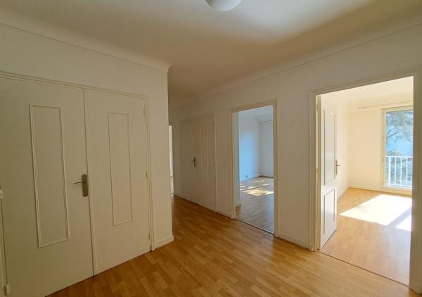 Spacieux appartement T4 de 100,97 m² avec balcon, cave et parking