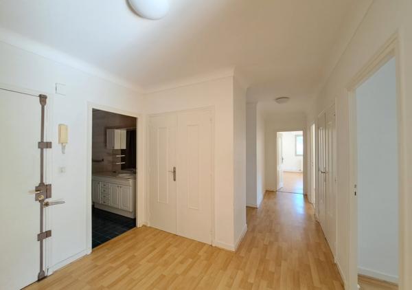 Spacieux appartement T4 de 100,97 m² avec balcon, cave et parking
