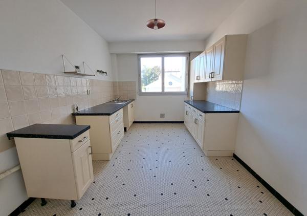Spacieux appartement T4 de 100,97 m² avec balcon, cave et parking