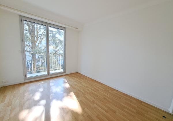 Spacieux appartement T4 de 100,97 m² avec balcon, cave et parking