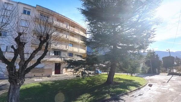 Appartement. 57m². 3 pièce possibilité garage