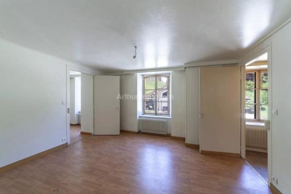 Vente                                                      Appartement
                        
                     3 pièces                      95 m2                     à Les Gras