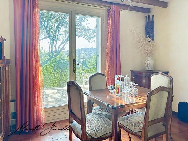 A VENDRE BEAUCAIRE Maison de 134m² avec 4 chambres piscine, garage et annexe