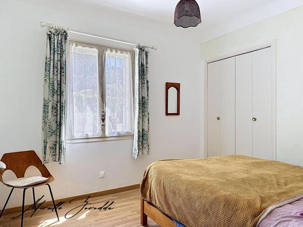 A VENDRE BEAUCAIRE Maison de 134m² avec 4 chambres piscine, garage et annexe
