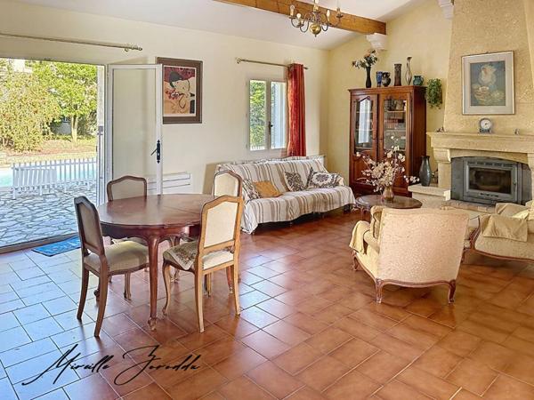 A VENDRE BEAUCAIRE Maison de 134m² avec 4 chambres piscine, garage et annexe