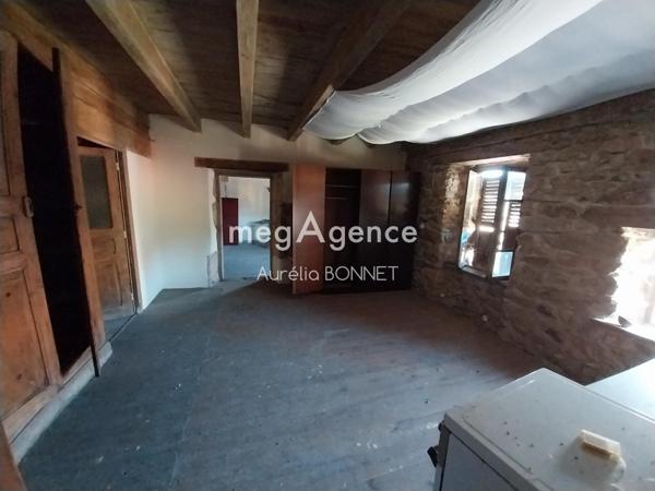 Maison à SAINT-JEAN-SAINT-GERVAIS, 63570 - 10 pièces 349m²