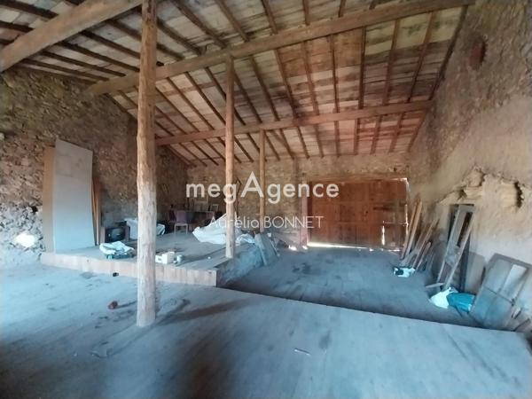 Maison à SAINT-JEAN-SAINT-GERVAIS, 63570 - 10 pièces 349m²