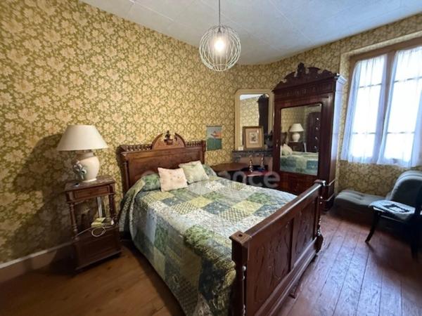 Grande maison de caractère