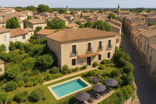 Hôtel-Restaurant 3 Etoiles de charme avec terrain arboré et piscine au cœur d’un village méditerranéen en toute propriété (Hérault 34)