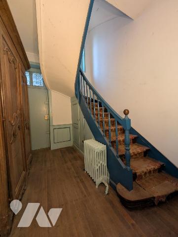 Maison de Maître à rénover d'env. 300m² - Terrain clos de 9538m² 