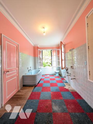 Maison de Maître à rénover d'env. 300m² - Terrain clos de 9538m² 