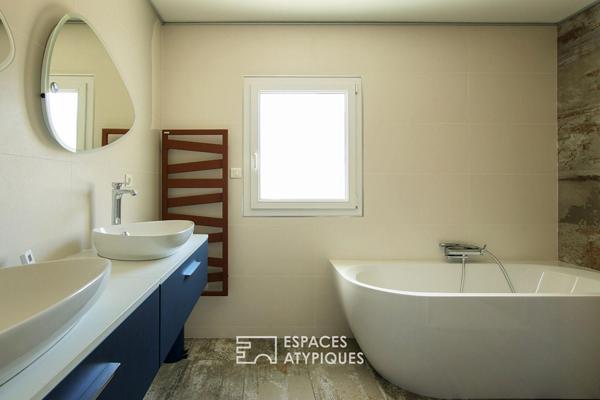 Villa contemporaine avec piscine et spa à deux pas de la plage