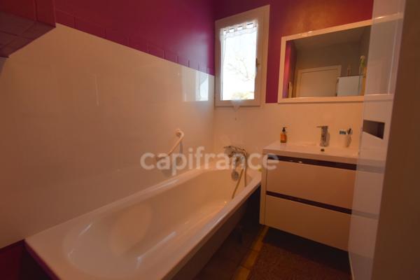 VENDEE , NOTRE DAME DE MONTS (85) proche MER , plage , commerces centre ville, Maison 90 m² vente à terme occupée 3 chambres , 2 WC , 1 salle d'eau et 1 salle de bains , terrain clos 332 m²