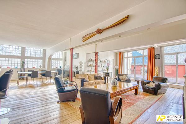 Versailles Notre-Dame les Prés - Appartement 8 pièces de 322 m² situé au 1er étage avec terrasse + 2 places de parking €2 400 000 ** - Référence 27326