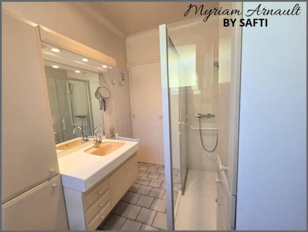 Maison grande propriété 5 chambres garage Parc arboré clos