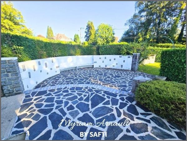 Maison grande propriété 5 chambres garage Parc arboré clos