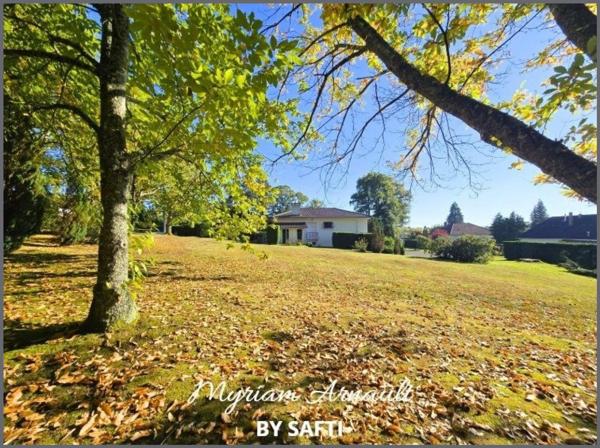 Maison grande propriété 5 chambres garage Parc arboré clos