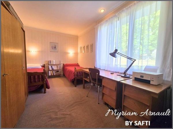 Maison grande propriété 5 chambres garage Parc arboré clos