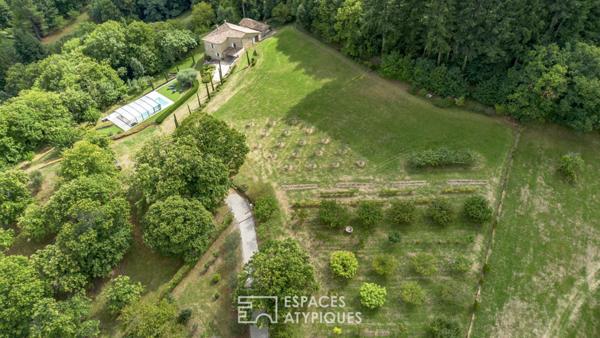 Ancienne ferme en pierre rénovée, piscine, vergers, vue panoramique