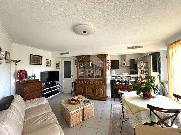 FREJUS  Superbe 2 Pièces avec Grande Terrasse et Garage