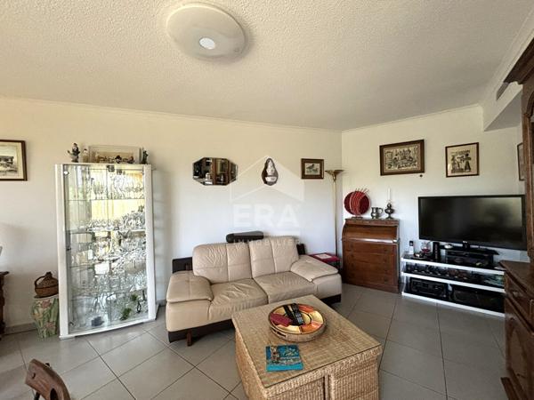 FREJUS  Superbe 2 Pièces avec Grande Terrasse et Garage