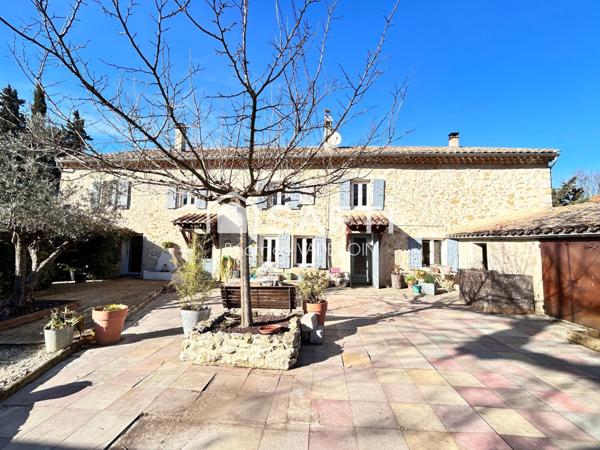 Ensemble immobilier de caractère, charme, volume et potentiel exceptionnel.