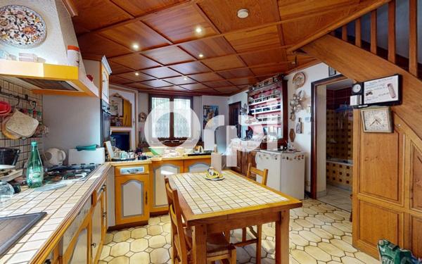 Maison à vendre    7 pièces • 168,84 m2 Bron