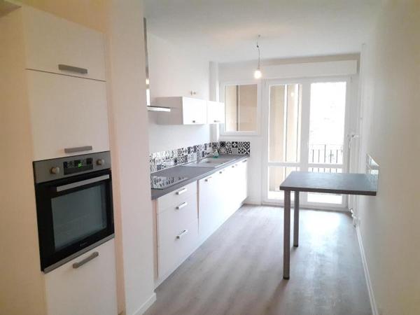 Appartement à louer 3 pièces 105.27m²