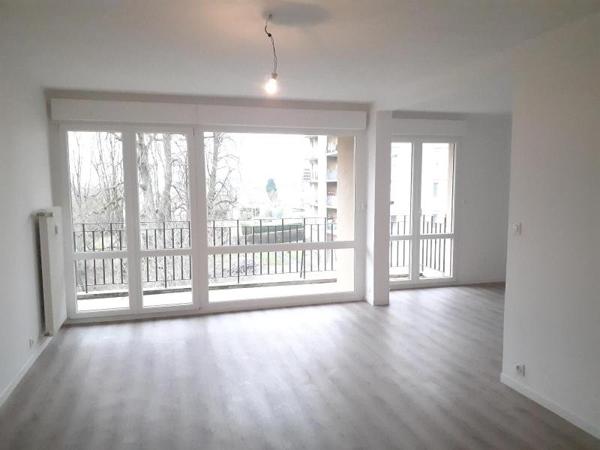 Appartement à louer 3 pièces 105.27m²