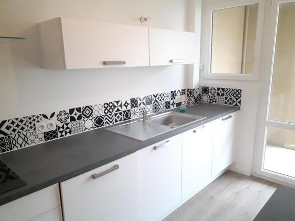 Appartement à louer 3 pièces 105.27m²