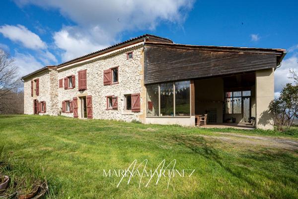Propriété de caractère en pierre - Domaine avec gîte, terres, forêt et vue panoramique - Proche Limoux