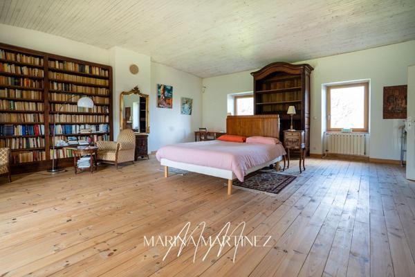 Propriété de caractère en pierre - Domaine avec gîte, terres, forêt et vue panoramique - Proche Limoux