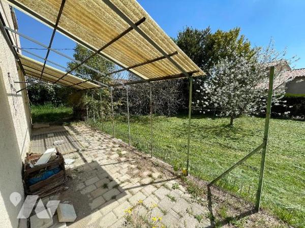 A vendre - Manosque (04) - Alpes de Haute Provence: Villa proche du centre ville de Manosque d'...