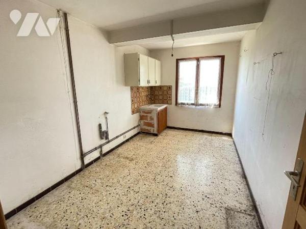 A vendre - Manosque (04) - Alpes de Haute Provence: Villa proche du centre ville de Manosque d'...