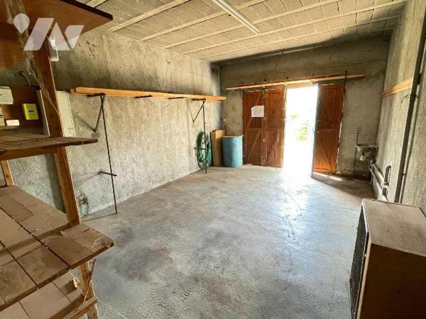 A vendre - Manosque (04) - Alpes de Haute Provence: Villa proche du centre ville de Manosque d'...