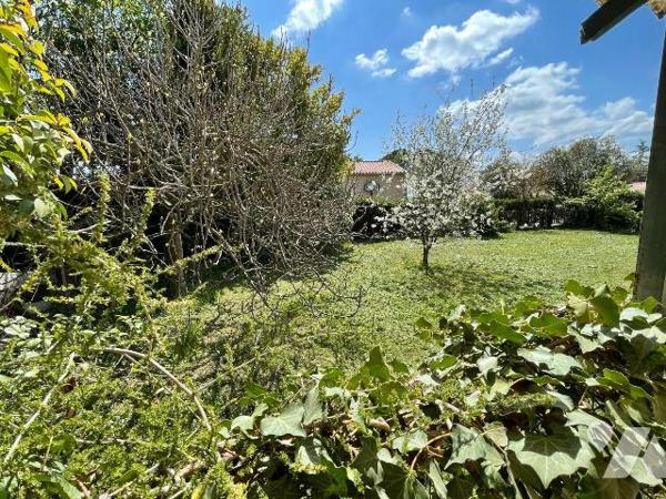 A vendre - Manosque (04) - Alpes de Haute Provence: Villa proche du centre ville de Manosque d'...