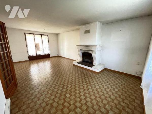 A vendre - Manosque (04) - Alpes de Haute Provence: Villa proche du centre ville de Manosque d'...