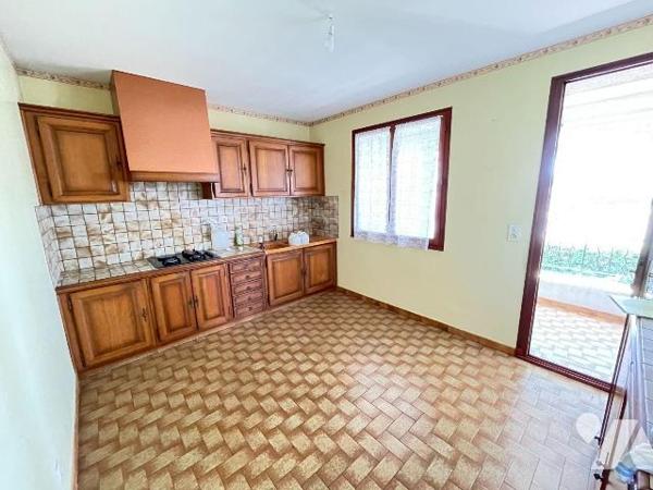 A vendre - Manosque (04) - Alpes de Haute Provence: Villa proche du centre ville de Manosque d'...