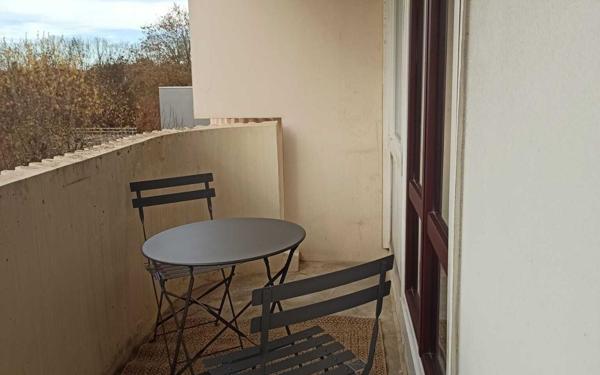 Appartement à louer    3 pièces • 71 m2 Montigny-le-Bretonneux