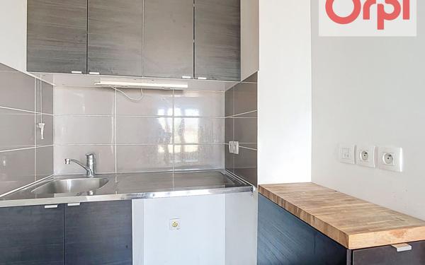 Appartement à louer    2 pièces • 42,24 m2 Choisy-le-Roi